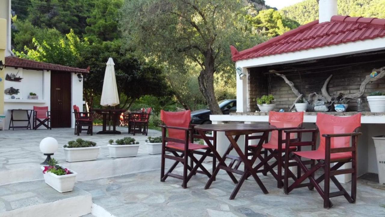Limnonari Beach Rooms Skopelos Town Exterior photo